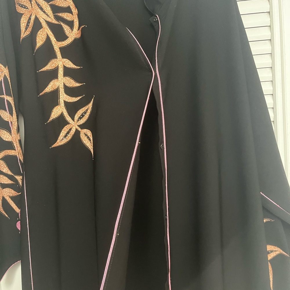 Black Floral Embroidered Long abaya with matching scarf - Picture 6 of 9